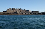 achter het fort hebben we geankerd op Guernsey