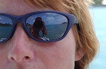 Saskia's zonnebril  spiegelt beter